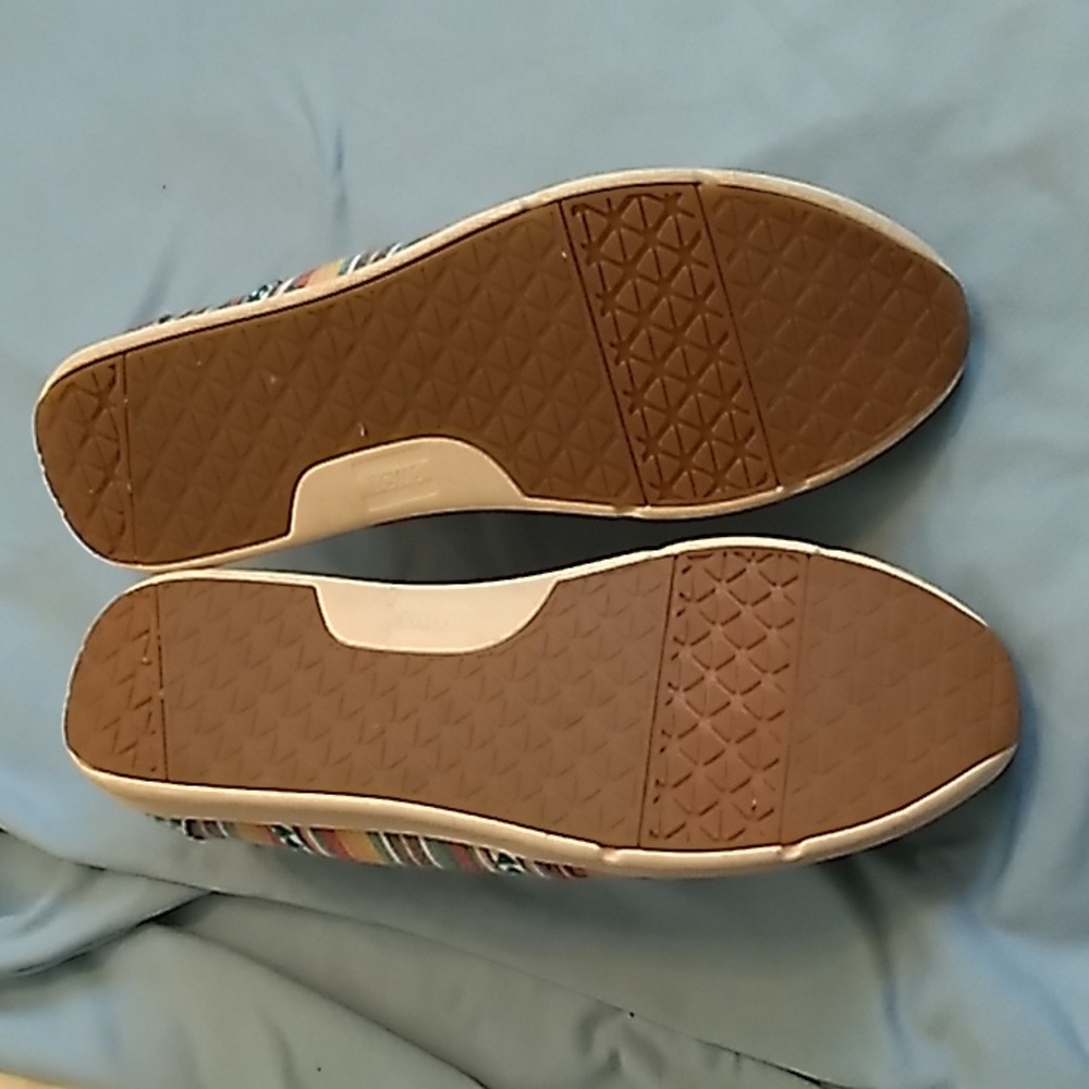 😃🌹🌻💙🧡Women's Toms striped shoes size 7.5. Very good condition!😃🌹🌻💙🧡 - Picture 8 of 8
